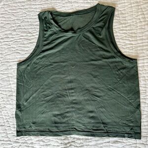 Lululemon Train to Be tank (sz: 6)